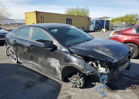 2021 Kia Forte Gt Line z USA, uszkodzony, nr VIN 3KPF34AD2ME333601